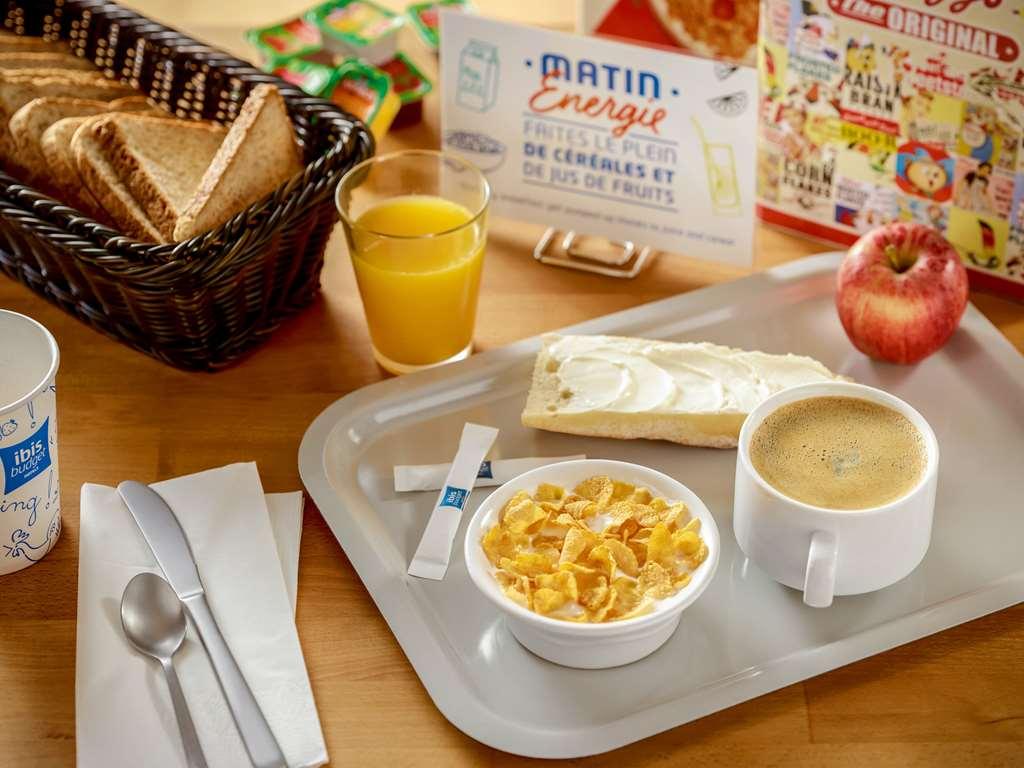 Ibis Budget Конкарно Ресторан фото